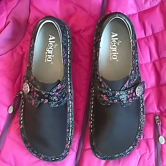 New In Box! Alegria Women's Black Floral Shoes Size 39 - Picture 2 of 10